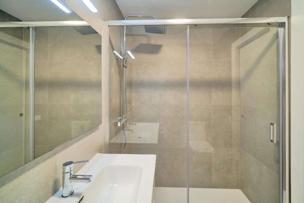 Impresionante Apartamento En Playa De La Malagueta Malaga Luaran gambar